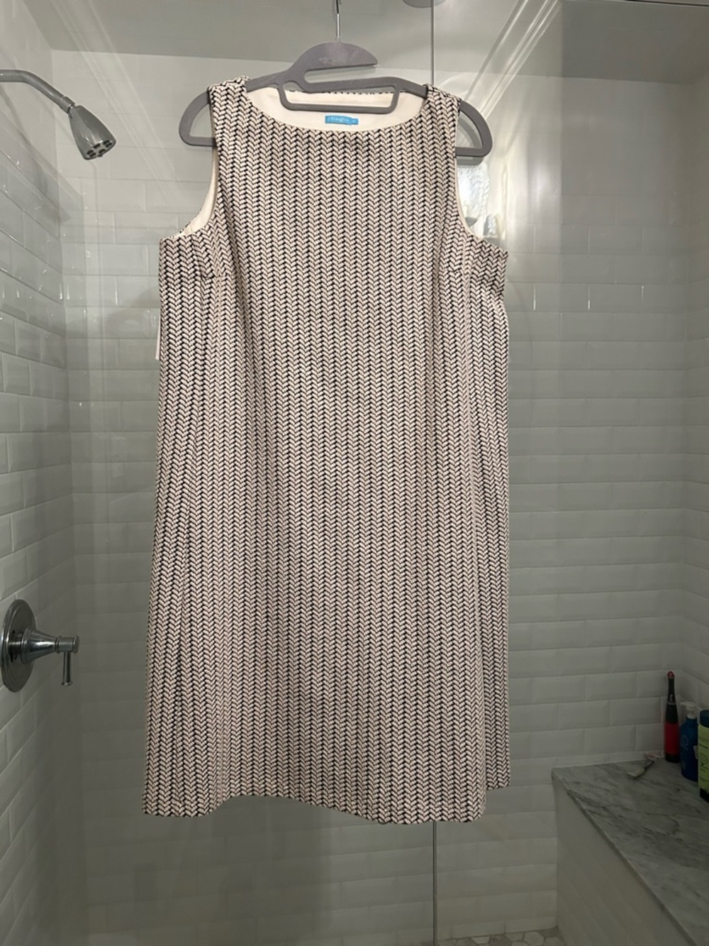 J. McLaughlin Black & White Chevron Shift Midi Dress, size M, like new
